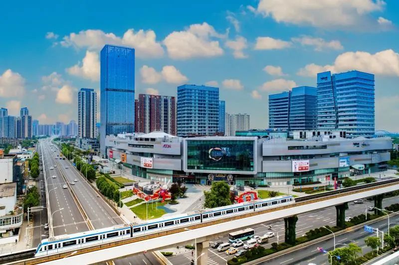 为留汉大学生织梦4月15日硚口春招专列开进武汉纺织大学