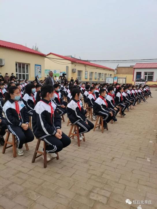 来源:任丘北辛庄原标题:《【新时代文明实践】北辛庄镇举办爱心助学