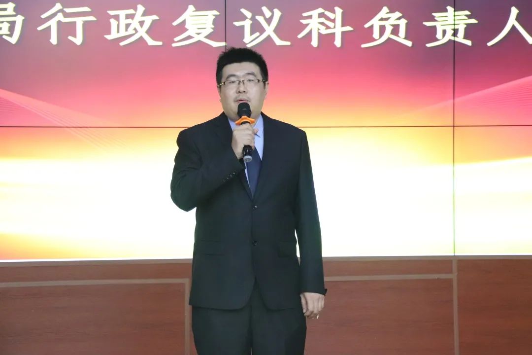 政法队伍教育整顿身边的先进典型东丽区司法局行政复议科负责人许乐