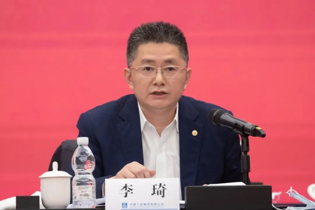 李琦就贯彻落实本次会议精神,抓好下一阶段工作强调三点意见:一是改革