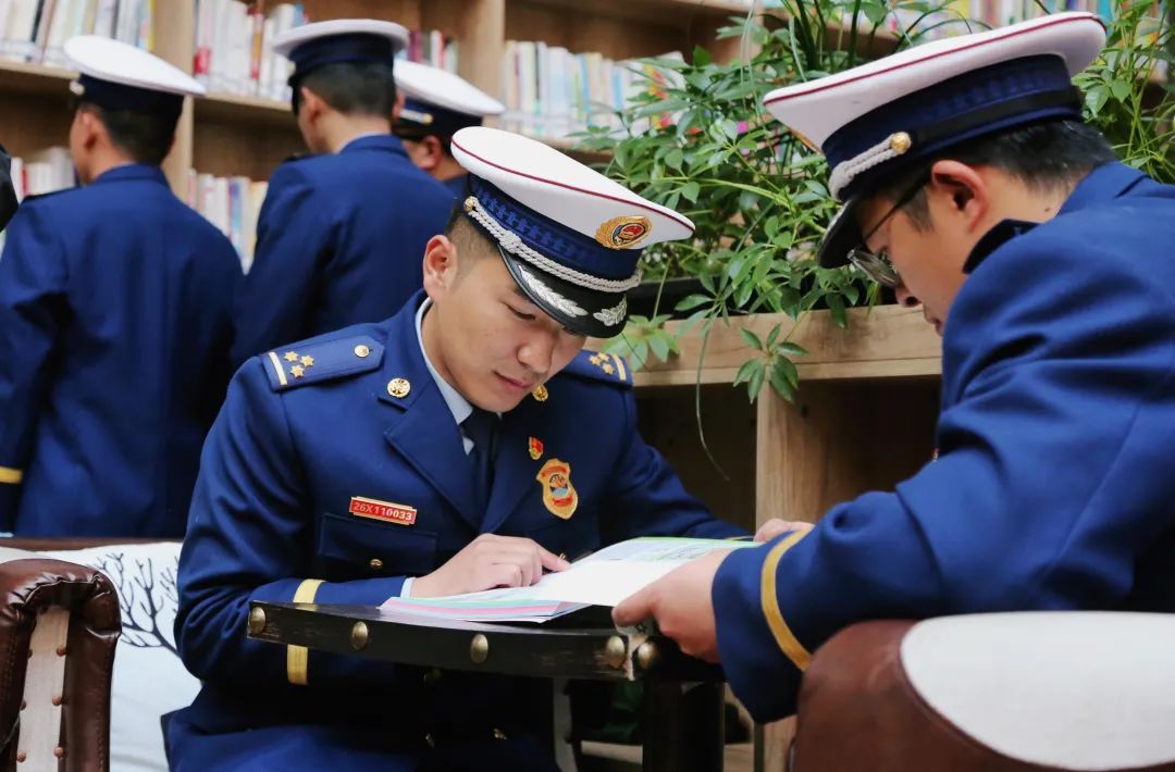 分享了个人读书体会,下一步,自治区图书馆将利用流动图书车