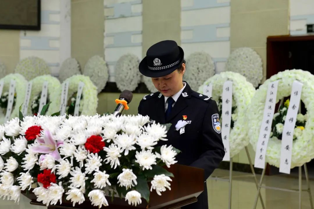 牺牲民警追悼会图片