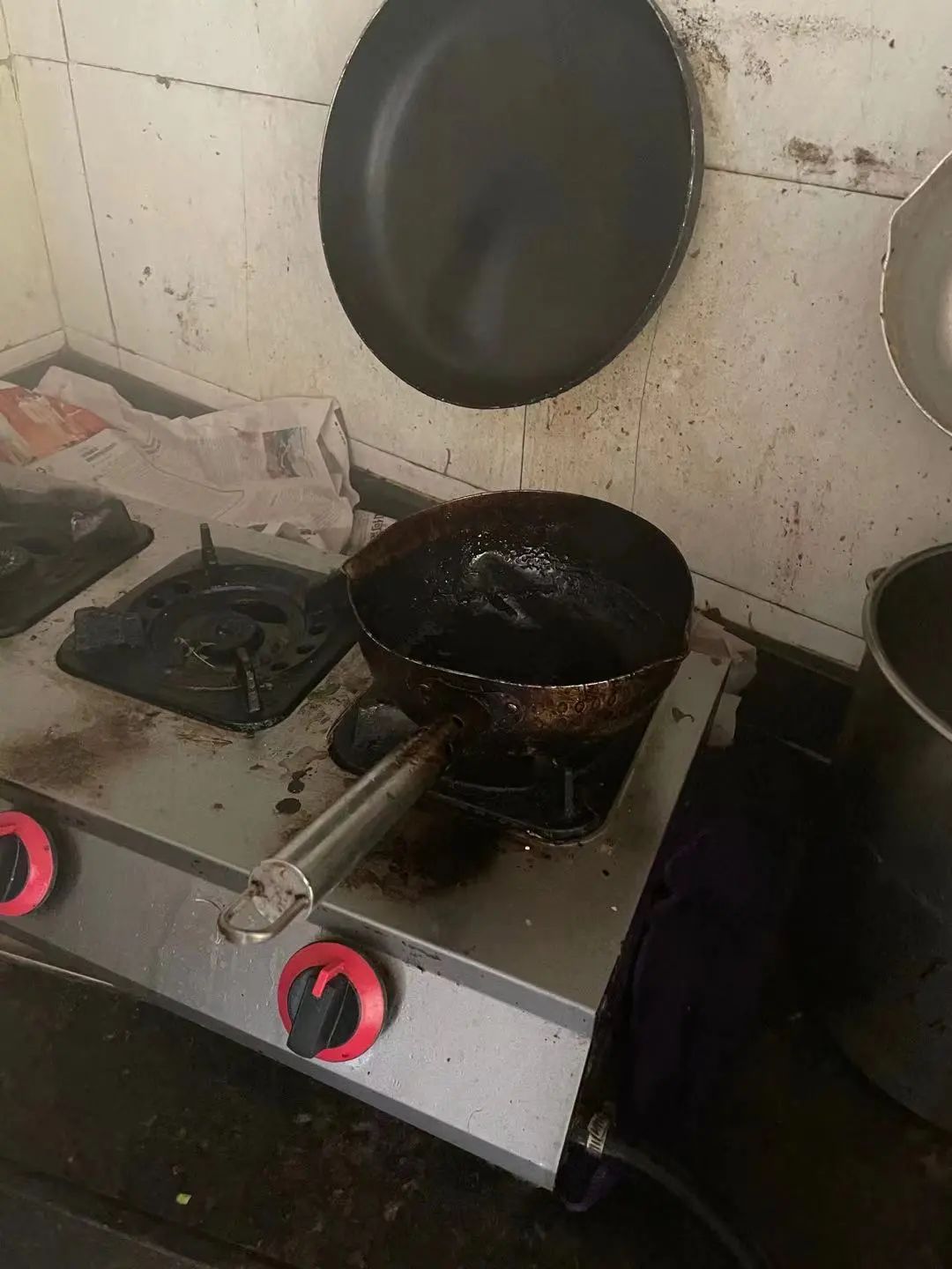 油锅起火正确的处理方法是什么 - 匠子生活