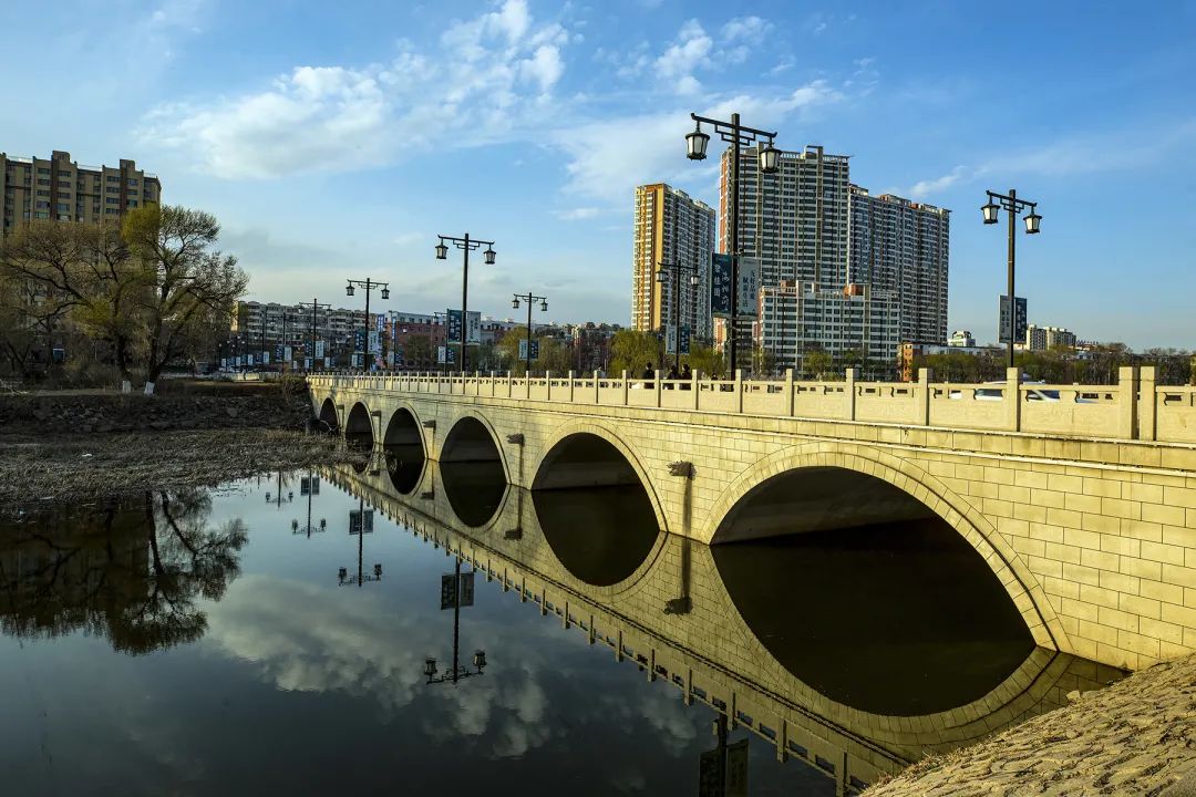 "one● 人民桥● 迎宾桥● 海州桥● 建设桥