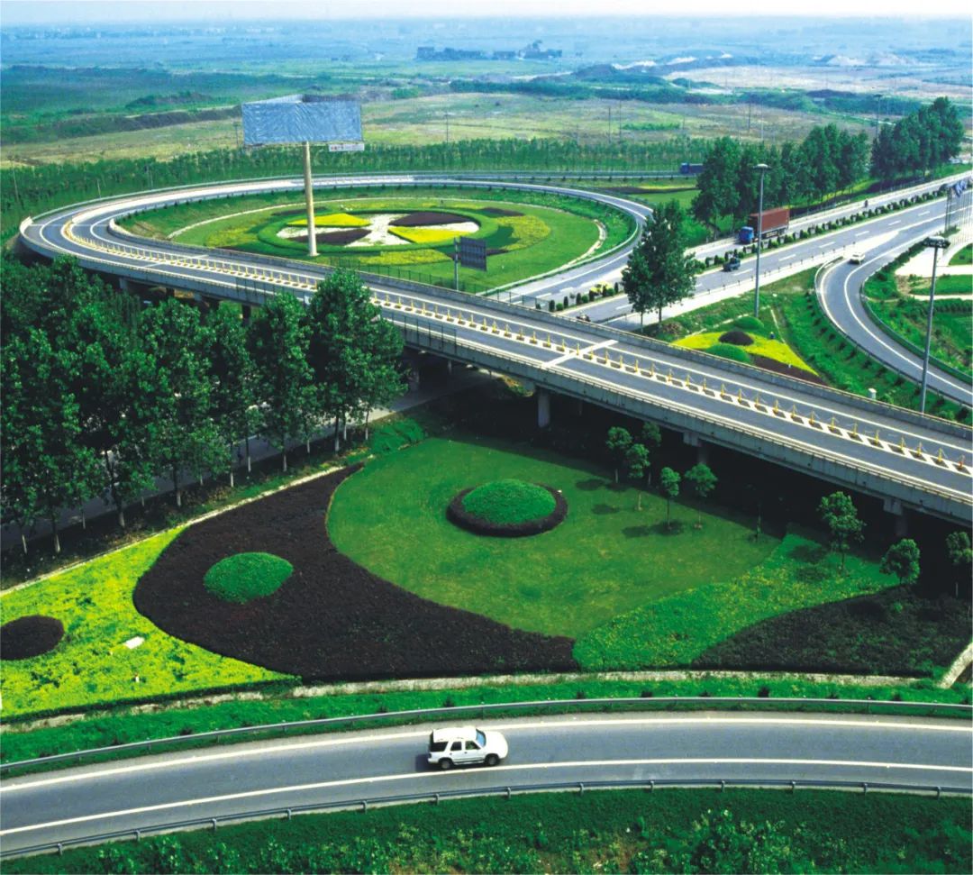 中铁二十局承建的乍嘉苏高速公路荣获"中国建设工程鲁班奖".