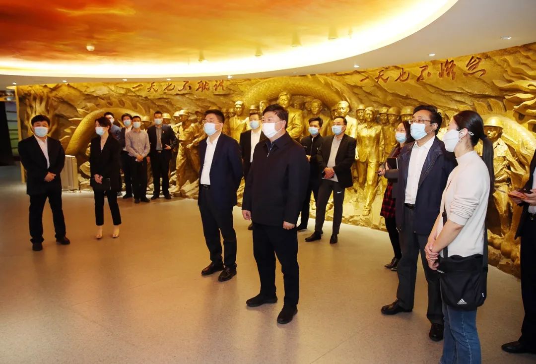 国文清带领中冶集团领导班子参观展厅传承红色基因筑牢思想之基