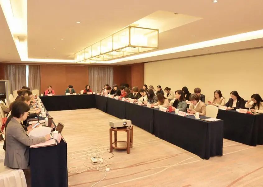 南湖区女企业家协会理事会议顺利召开