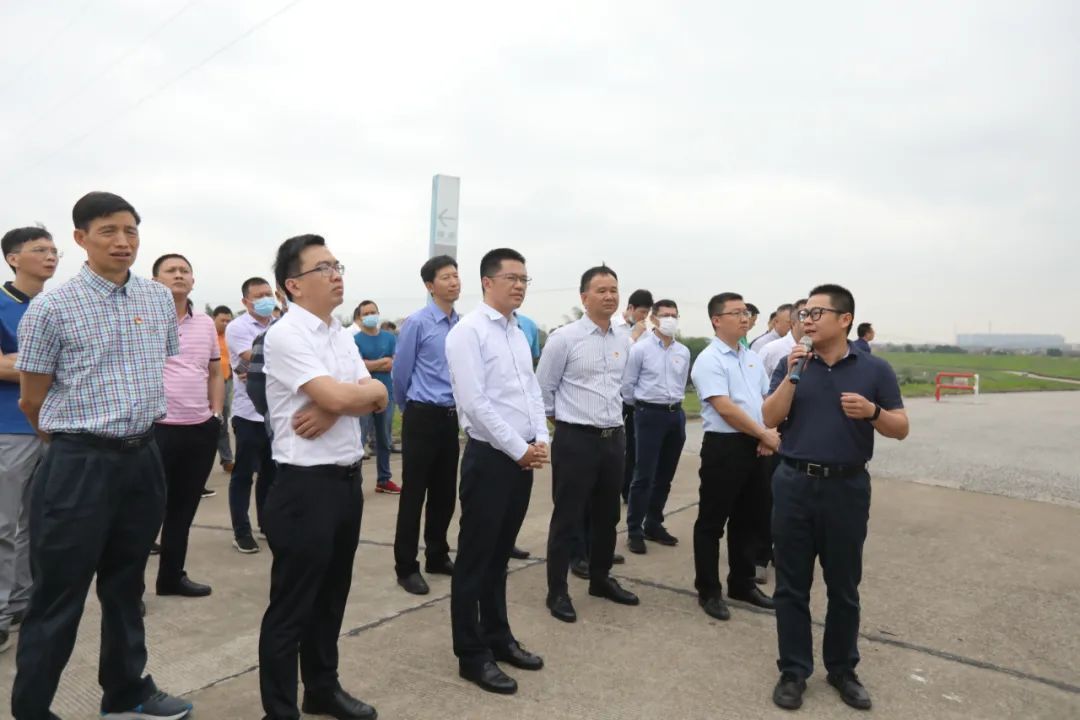 "街道党工委委员黄健鹏表示,桂城有67公里的责任堤围,目前已经将责任