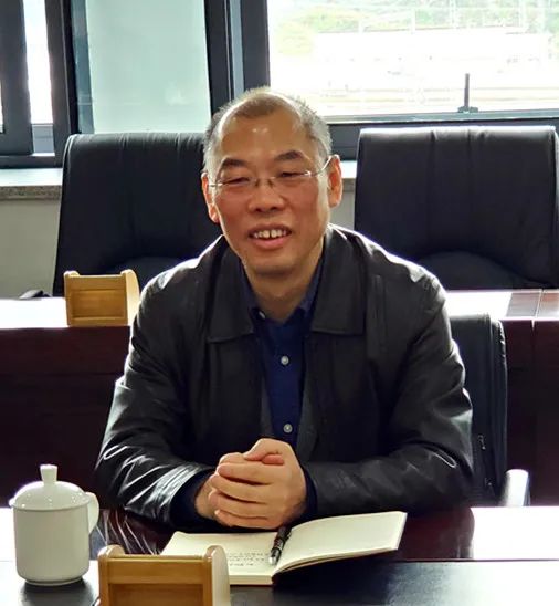 铁路法院卢伟院长到重庆车站走访调研