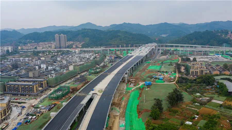 别再叫我东西城市轴线东段我是蜀都大道东一段