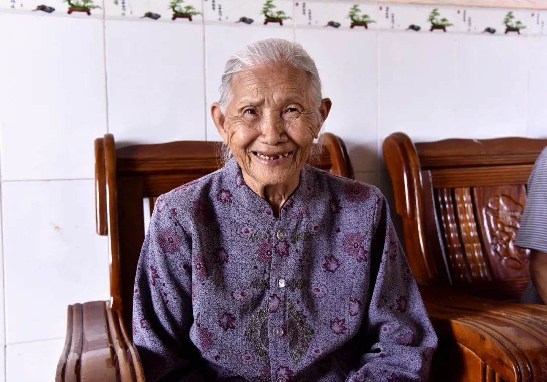 海南澄迈百岁老人主动接种新冠疫苗