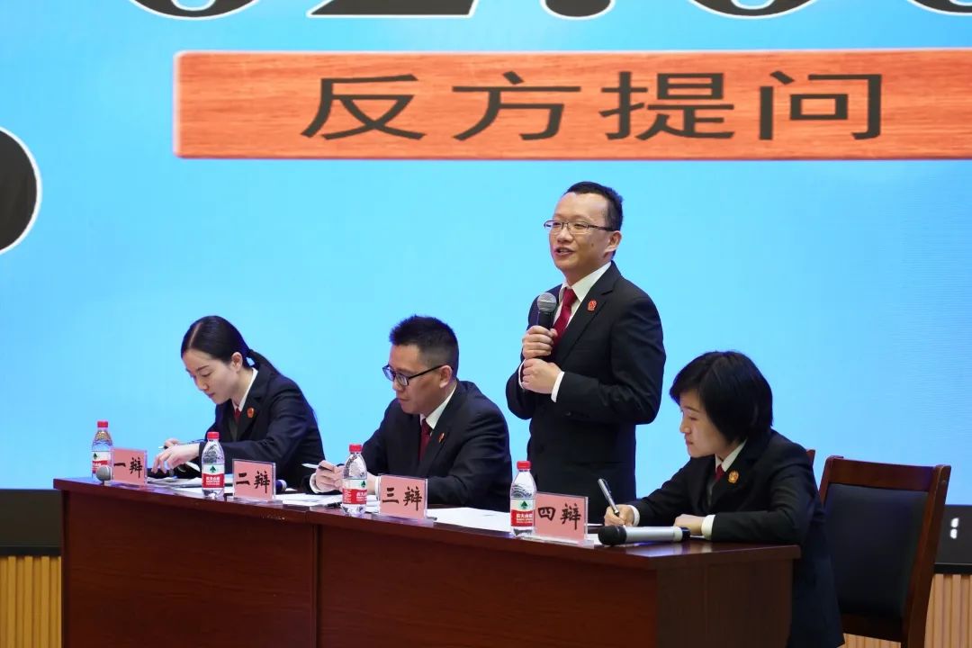 张庆华市中院党组成员政治部主任 罗沛市中院刑事审判团队负责人吕