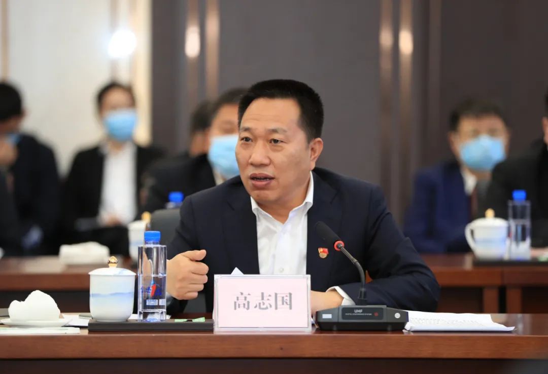 吉林大学党委书记姜治莹在会上讲话当天上午,在姜治莹和高志国等的