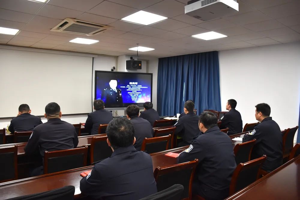 香花桥派出所扎实开展公安队伍教育整顿