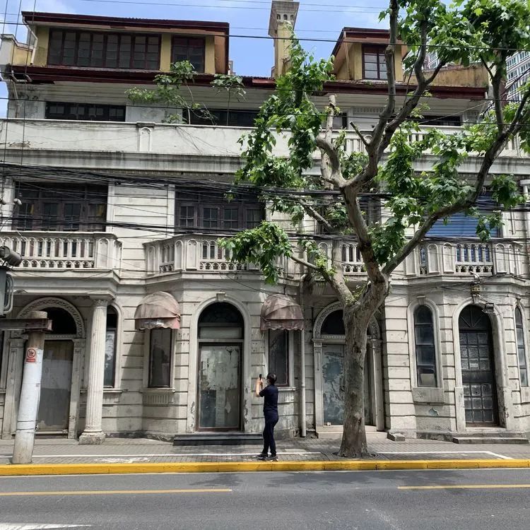 昌平路康定路街景