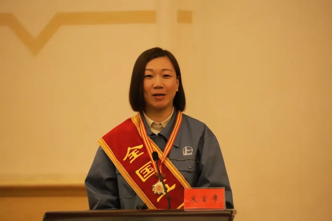 ▲中国石油化工股份有限公司九江分公司炼油运行四部操作工郭大为在会上发言