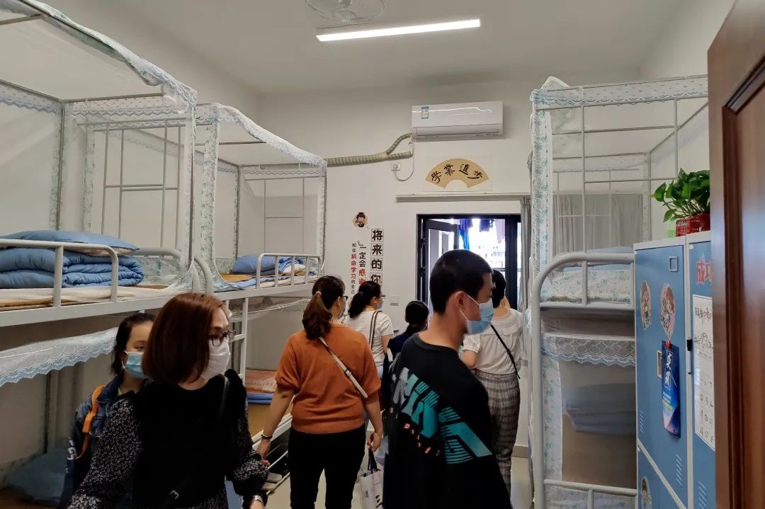 学校在5月份还会举行校园开放日活动,家长可关注广东广雅中学花都