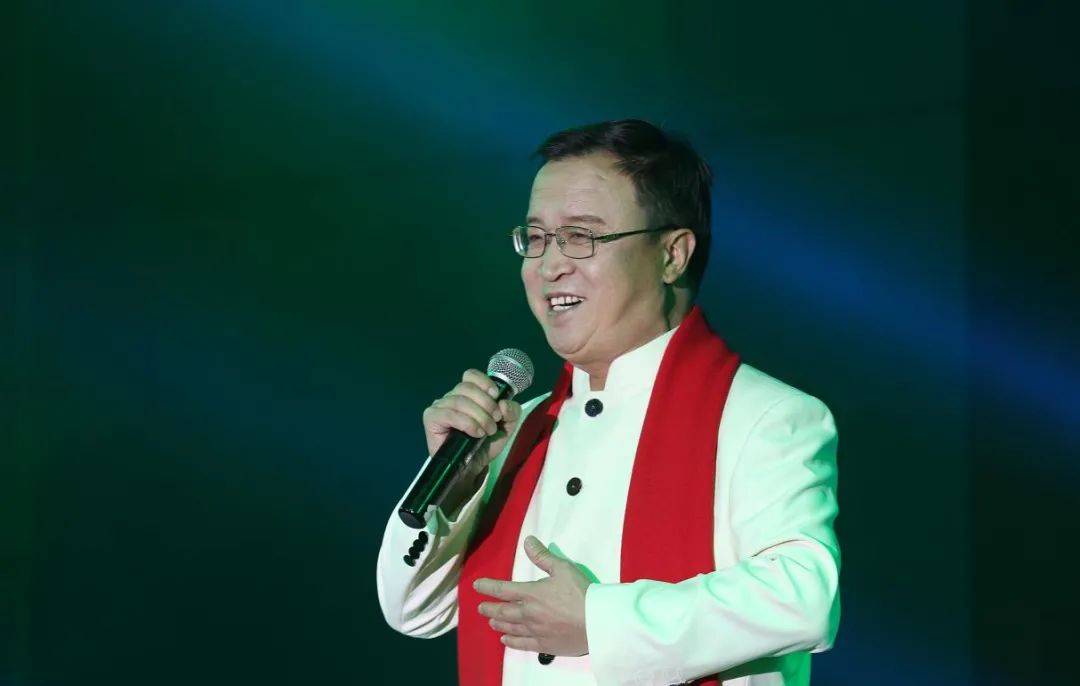 丰盛,鸟语花香,一派生机盎然……(素材整理:田庆青)人物简介:段哲民