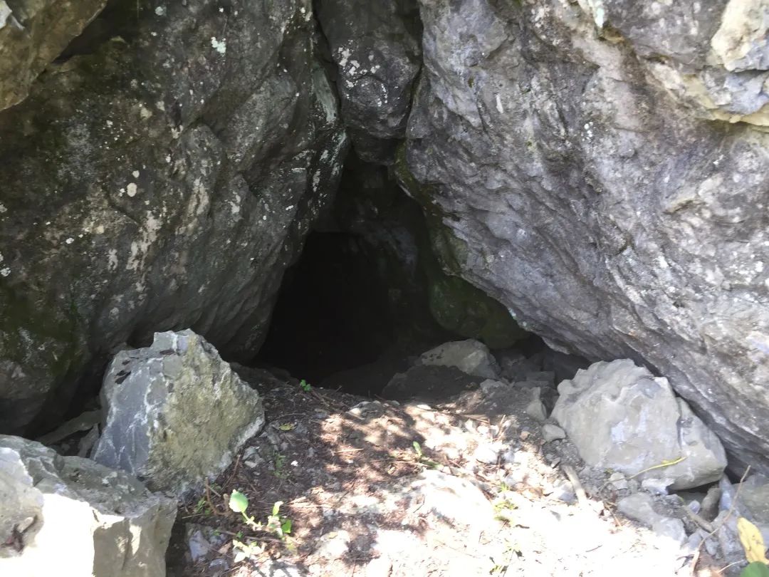 黄袍山天然石洞和危岩你到过几处