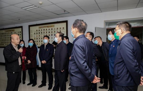 省人大常委会副主任徐济超一行在河南省中药开发工程技术研究中心调研指导