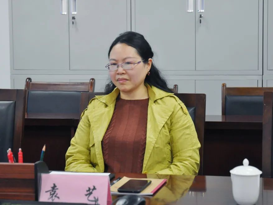 座谈会上副局长黄柯,霍颖,王帅参会执行局局长周力娜