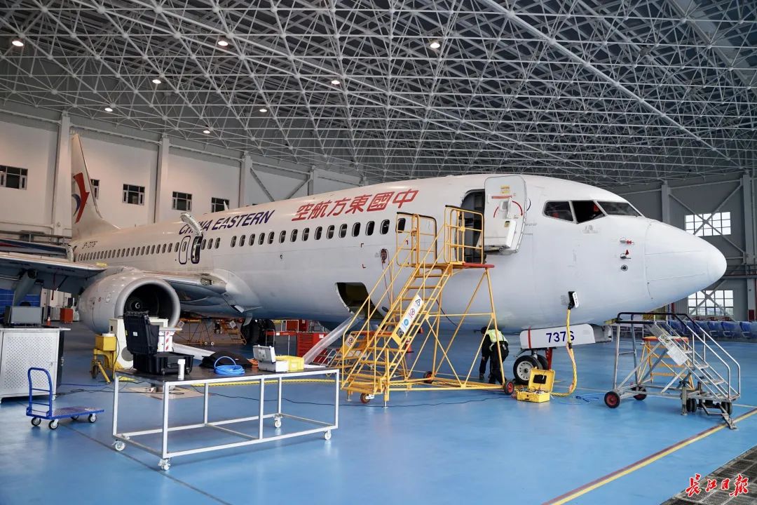 湖北最大机库投用,可同时容纳两架窄体机检修_澎湃