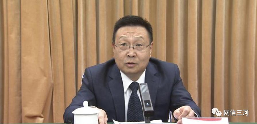 市委副书记崔浩泉主持会议并讲话,他要求,要巩固教育成果抓落实,聚焦