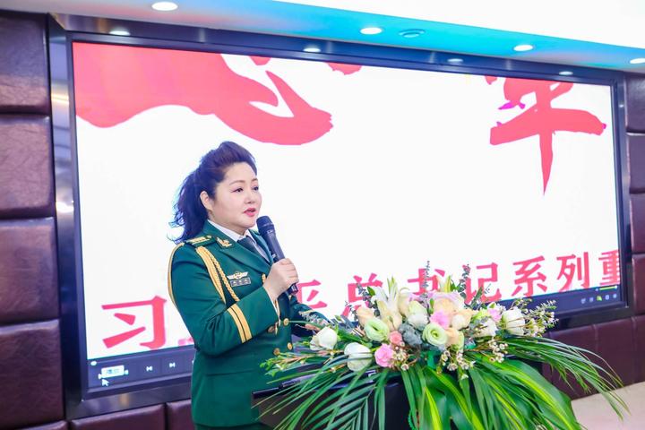 军旅歌唱家赵秀兰演唱强军战歌《新时代,新征程》和《若有战,召必回》