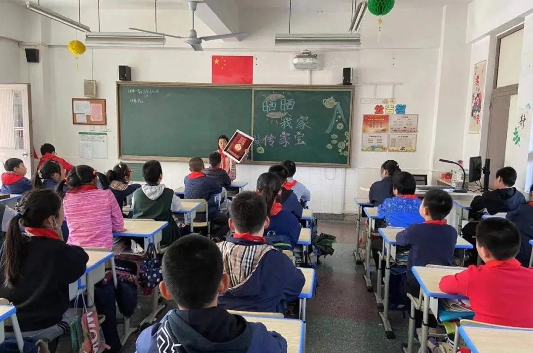 学党史|恰同学表演艺术学校少年 风华正茂时