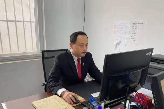 跟班先进找差距对标先进找差距务实尽责勇担当