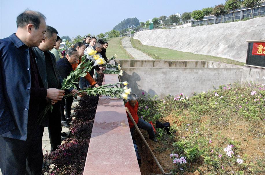 一场公益花葬送别逝者渝北惠民殡葬让千余逝者逝有所安