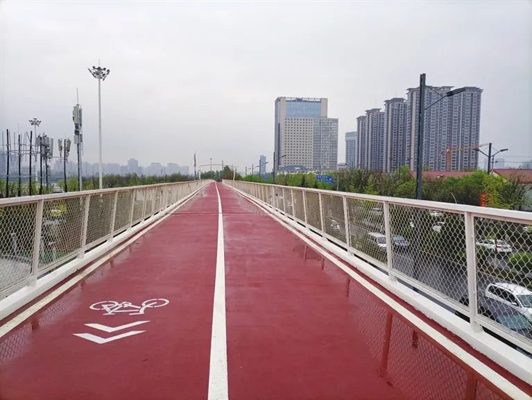 临汾河西新城公园道图片