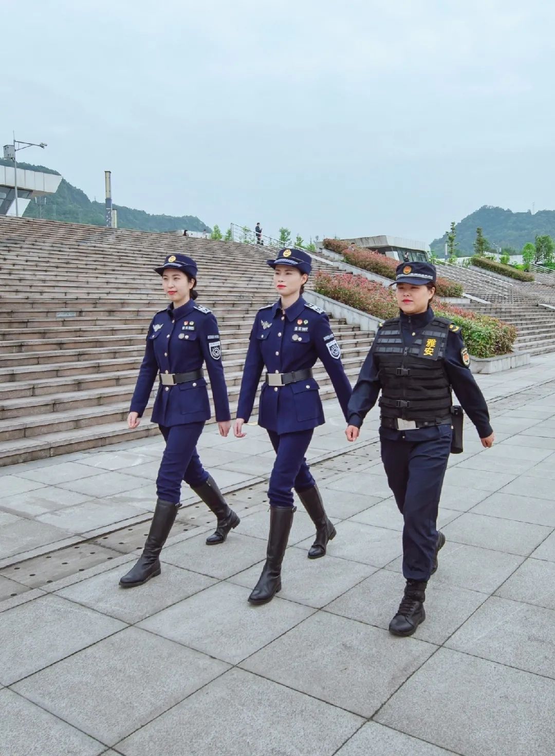 颯西湖邊網紅小姐姐空降雅安雅女中隊閃亮登場