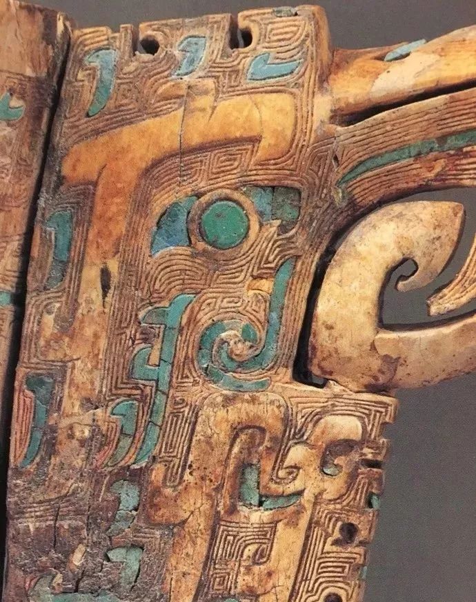 我国古代象牙雕刻工艺中的杰作商嵌绿松石象牙杯