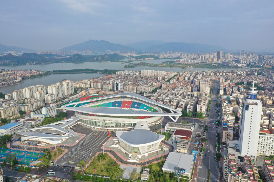 在肇庆市体育中心体育场举行!