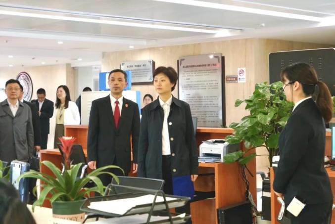 湖州中院党组书记杜前赴德清法院调研指导工作
