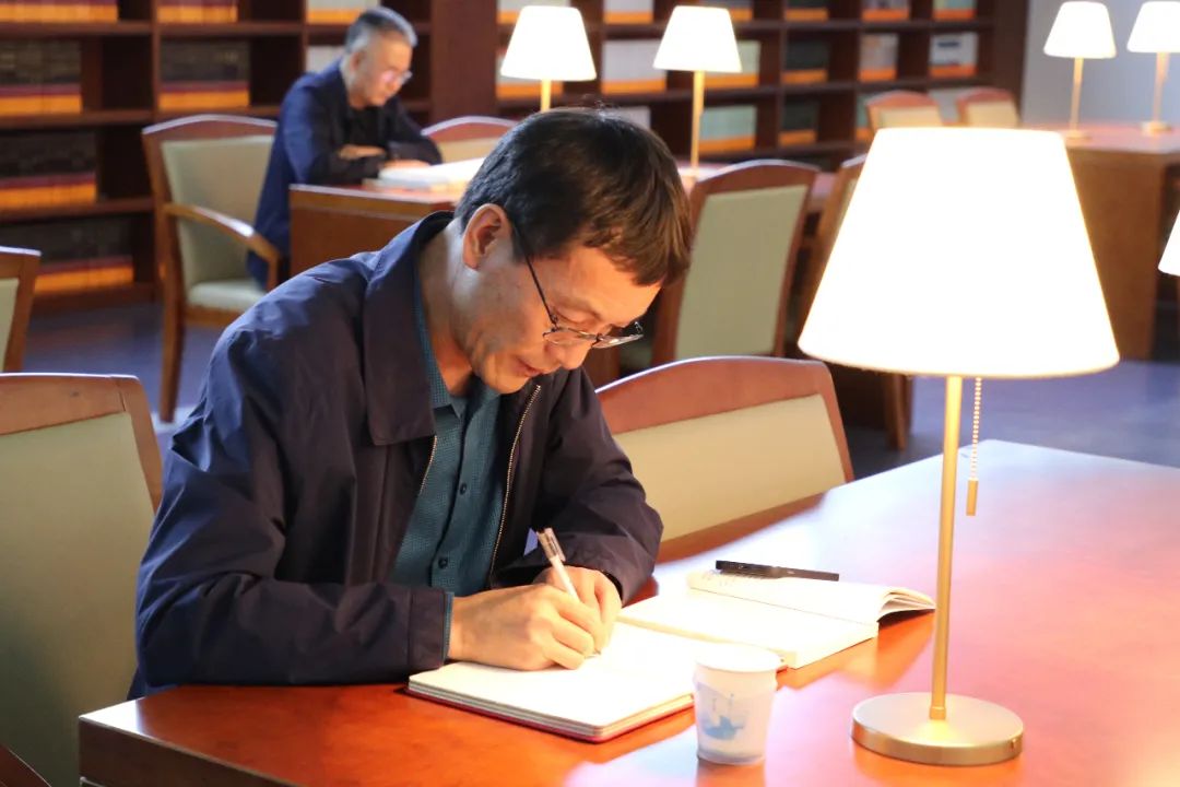 市委常委,办公室主任周海民