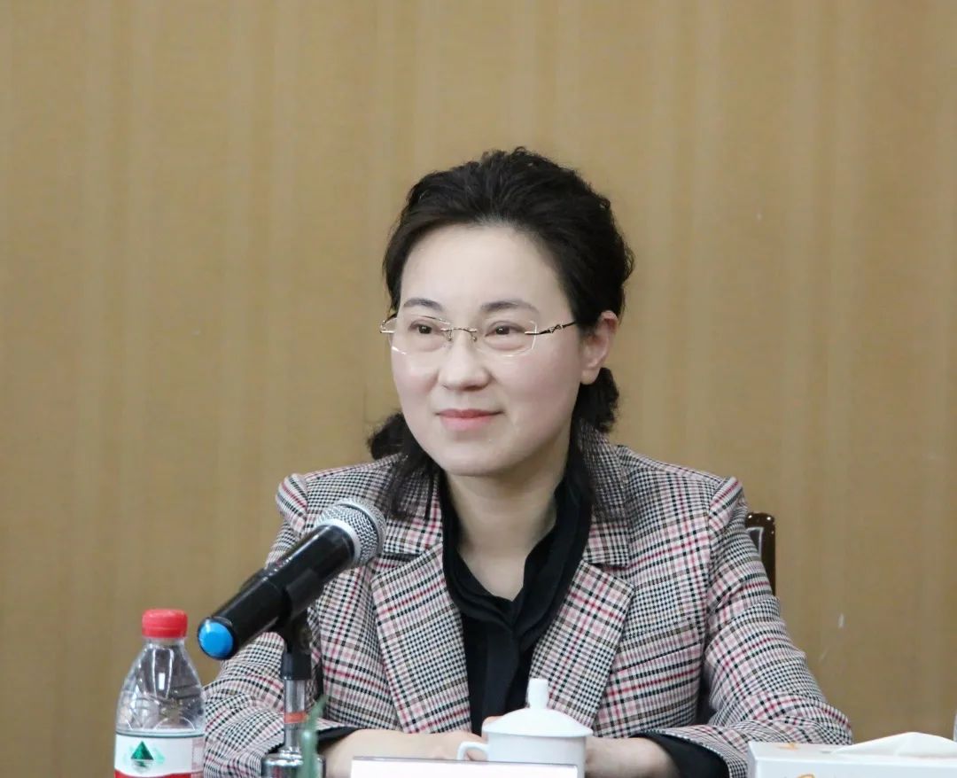 卞吉安集中看望市委统战部离退休老同志