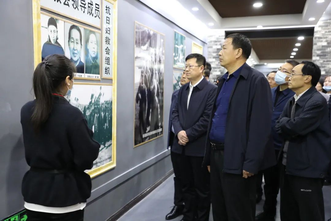 调度培训会后,王维唐一行还深入我区山底村,万亩秀林,李庄储备林项目