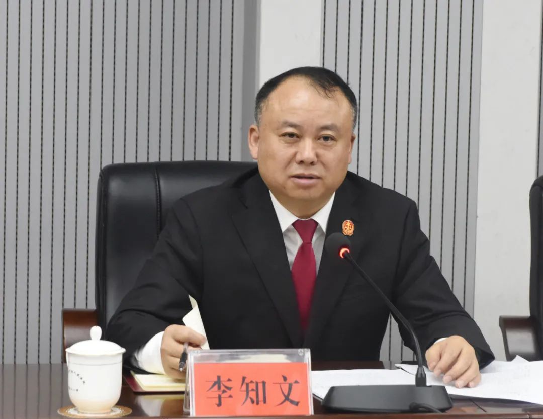 李知文院长表示,要以此次专题民主生活会为新的起点,提高政治站位,把