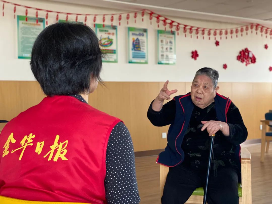 女埠中心小学首任校长方希亮为学校的创办和发展呕心沥血.