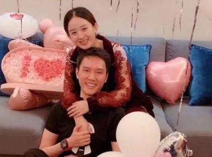 今天是離婚日剛剛趙麗穎和馮紹峰宣佈離婚江宏傑正式向法院訴請與