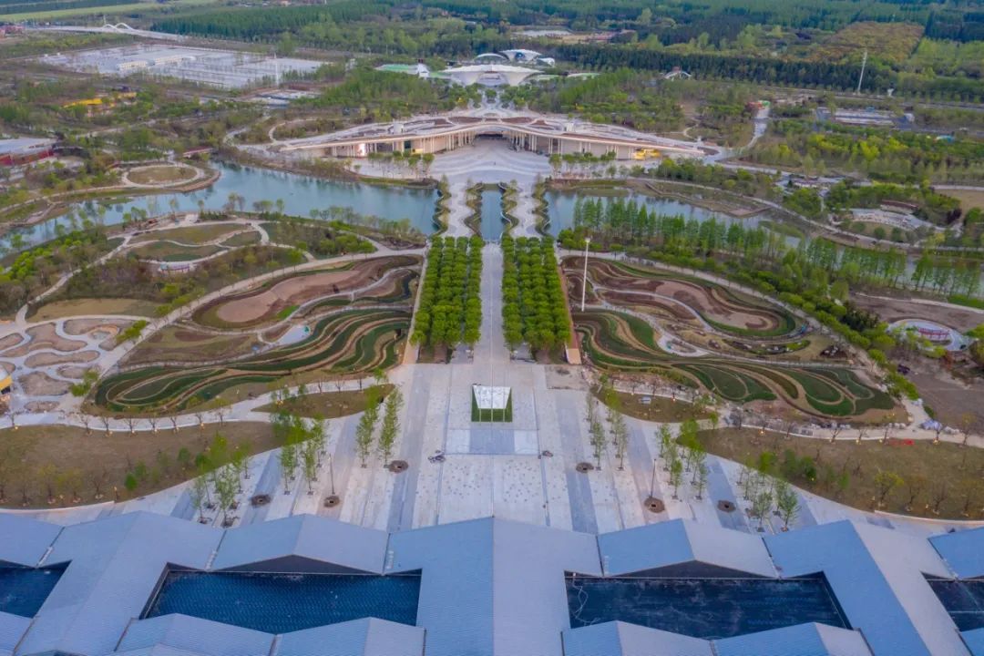 【图集】花博园的"大蝴蝶"亮灯了!