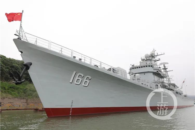 去年过境万州的海军退役166舰即将公开亮相