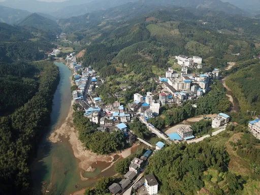 "我叫杨宁,是广西壮族自治区柳州市融水苗族自治县安陲乡江门村村委会