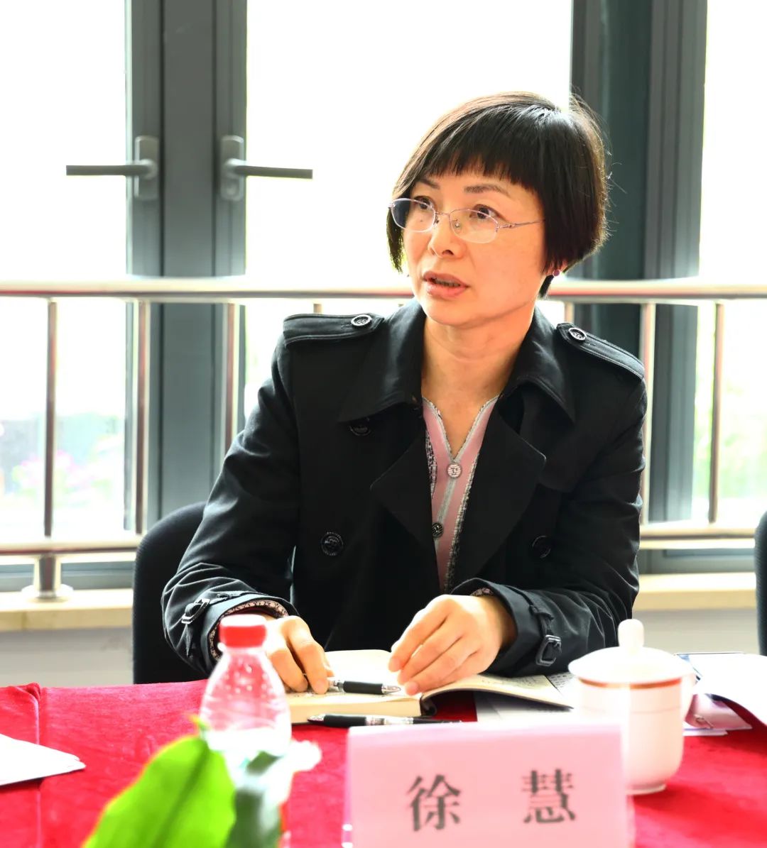 徐慧上海市浦东新区东蕾幼儿园园长会上,区人大代表及区政协委员围绕