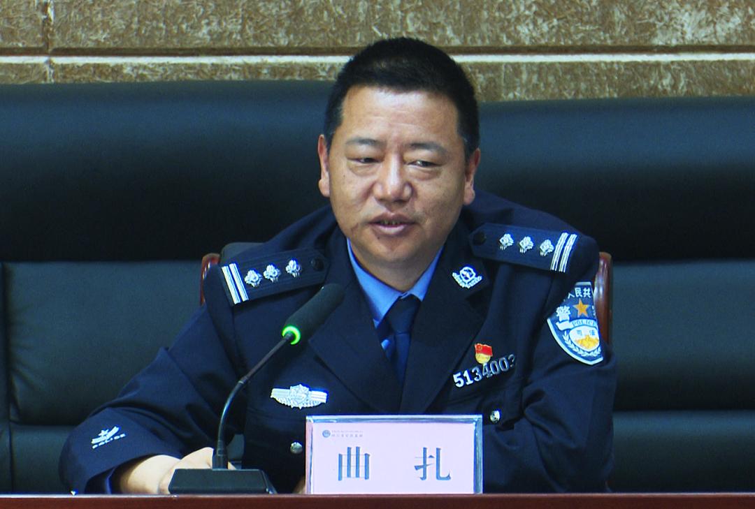 队伍教育整顿学习民族文化坚定理想信念争做合格党员