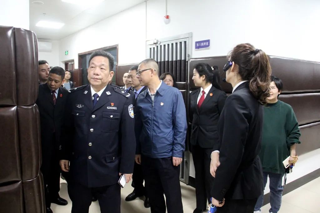 省高院法警总队总队长曾亚杰督导蒸湘法院六专四室规范化建设和机关