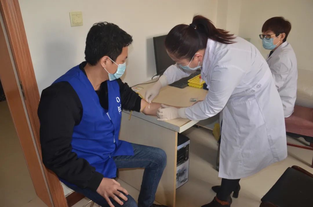 我为群众办实事看守所在押人员接受健康体检