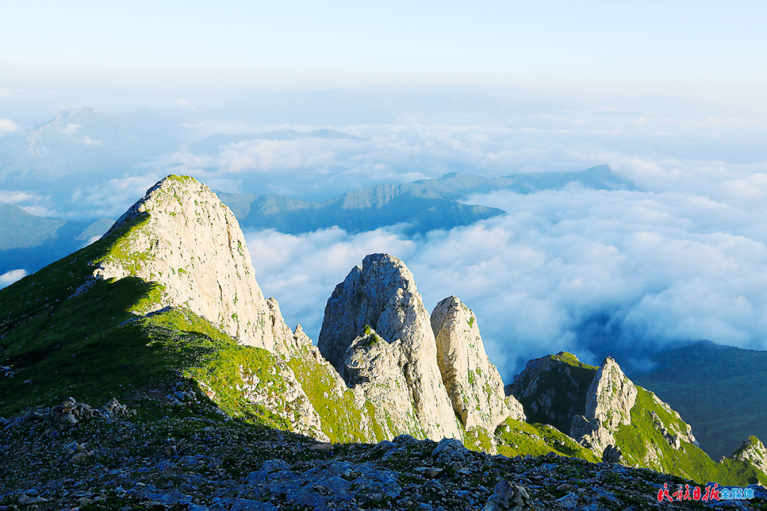 太子山——群峰高并白云齐